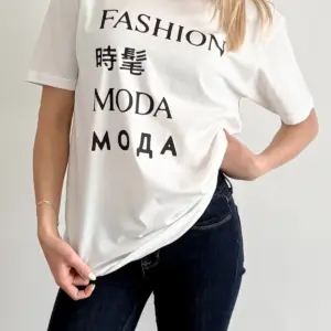 Black Fashion Moda Modern T-shirt